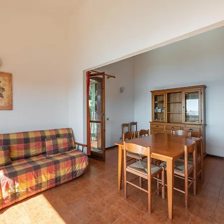 Apartamento Accu Is Prezzus Tipo D1 Fronte Mare Is Traias